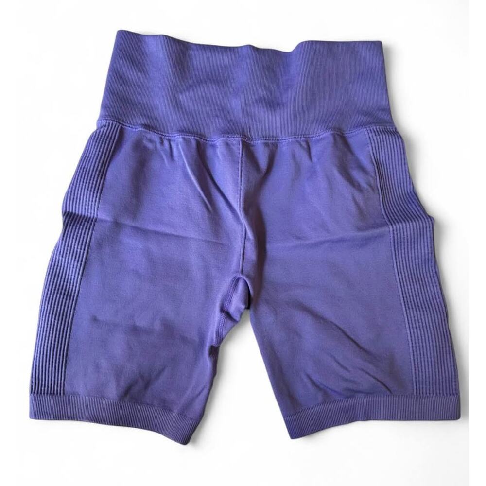 Forever 21 Seamless Biker Shorts size Small - Picture 3 of 3
